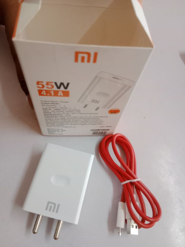 Xiaomi Mi 55W फास्ट चार्जर केबल के साथ (4.1A) – व्हाइट